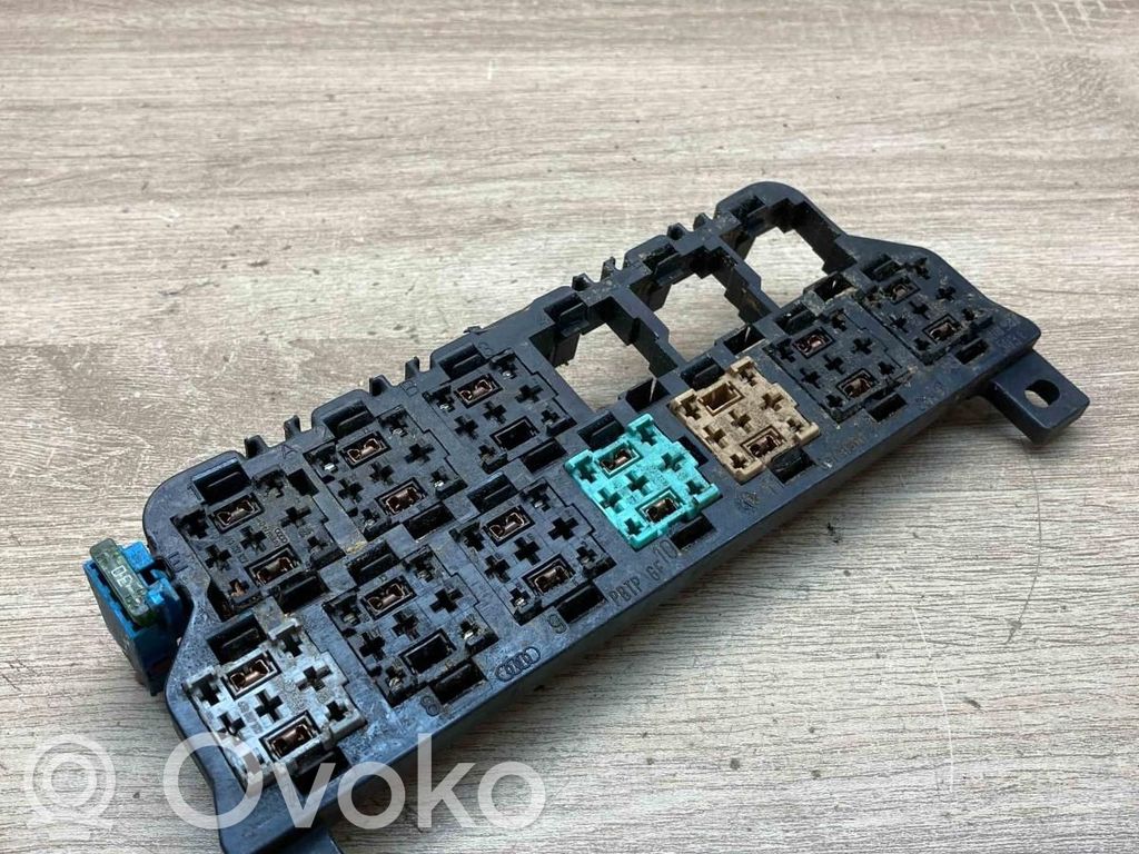 Volkswagen Golf IV Set scatola dei fusibili