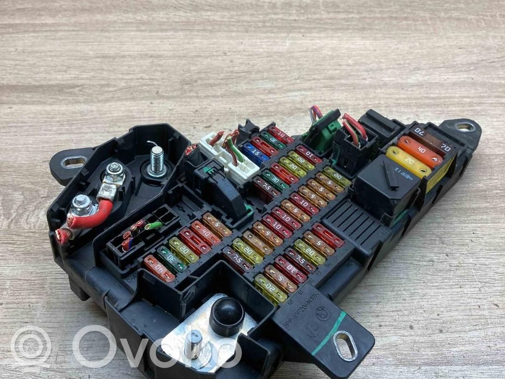 Module de fusibles   6906588