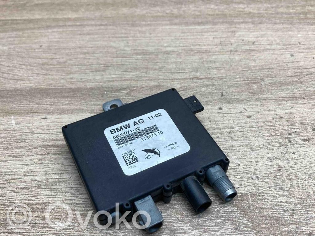 Pystyantennivahvistin   690607102,21367510