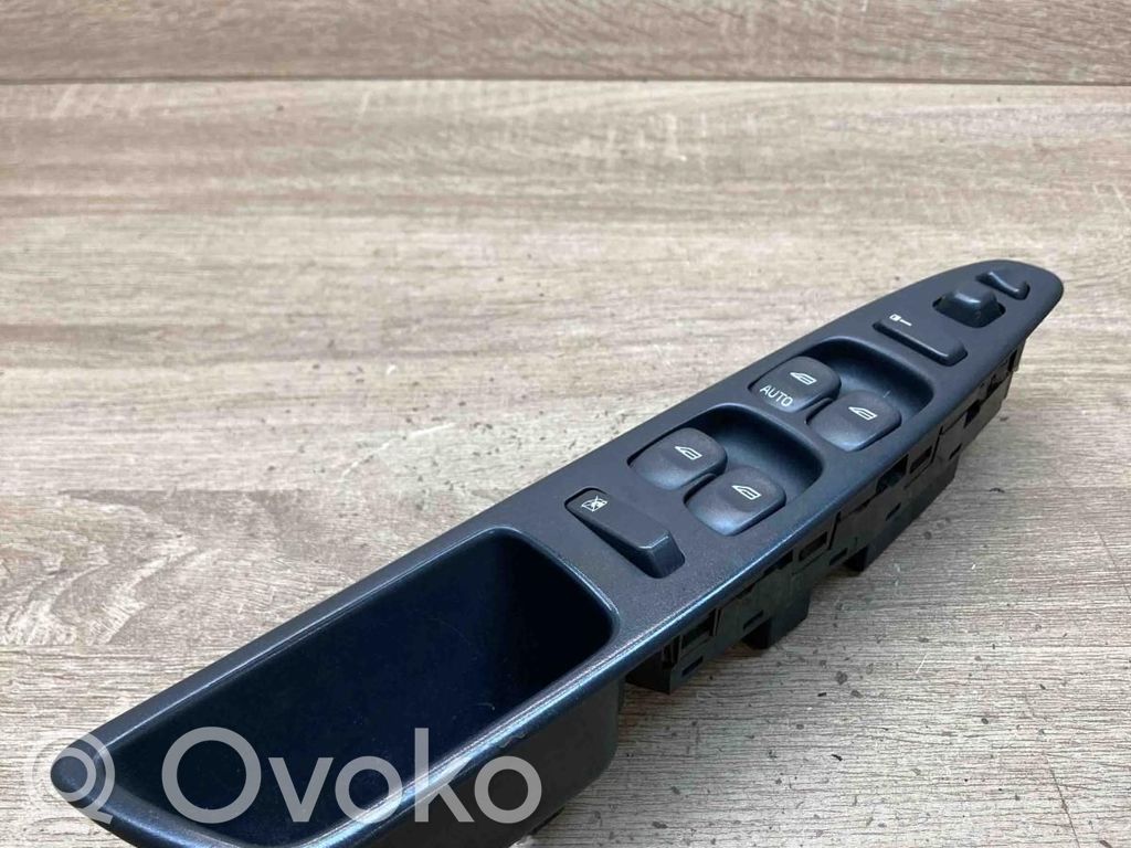 Volvo S40, V40 Przyciski szyb 
