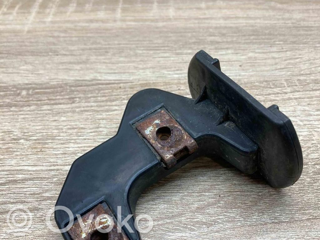 Front bumper mounting bracket   8159362