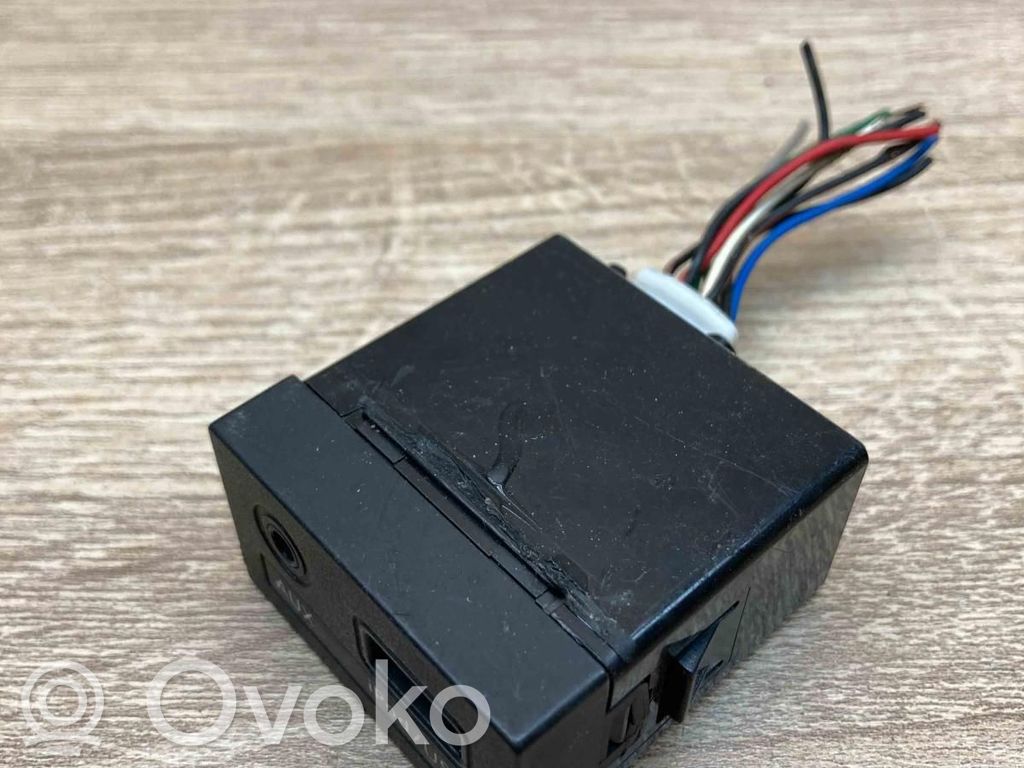 Hyundai i40 Enchufe conector USB 