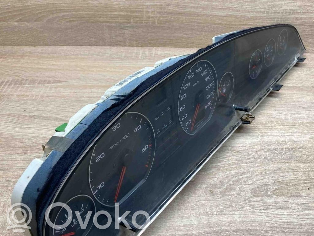 Audi A6 S6 C4 4A Licznik / Prędkościomierz 