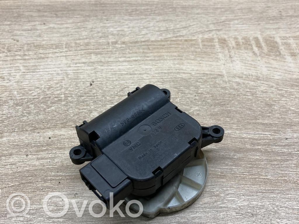 Audi A4 S4 B7 8E 8H Motorino attuatore aria 