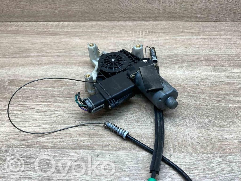 Mitsubishi Carisma Motor macara geam ușă spate 