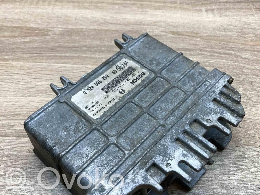Volkswagen Golf III Unitate control motor/modul ECU 