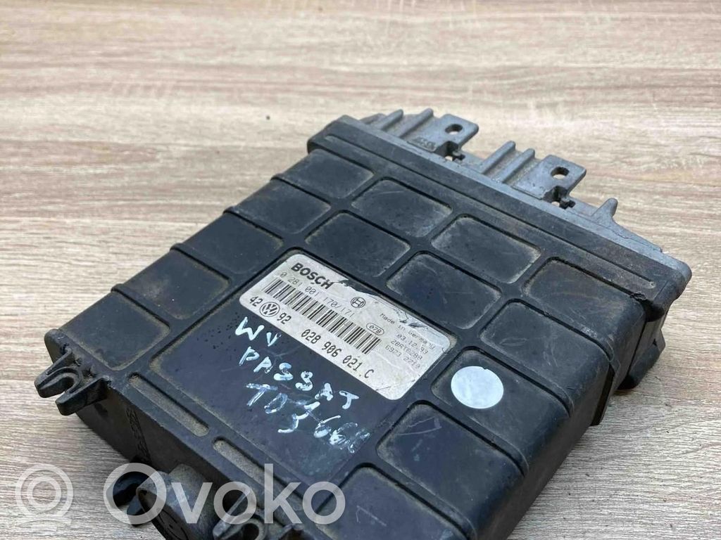 Volkswagen Transporter - Caravelle T4 Motora vadības bloka ECU 