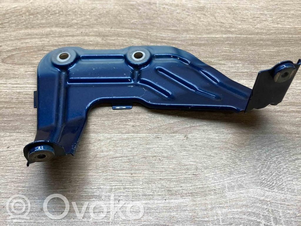 Uchwyt / Mocowanie błotnika przedniego   7424677,297A