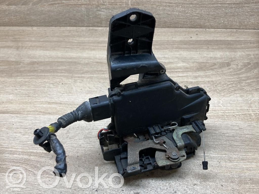 Volkswagen Golf IV Serratura portiera anteriore