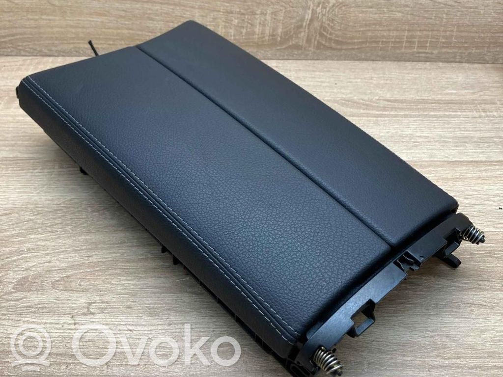 Mercedes-Benz C W205 Podłokietnik tunelu środkowego 