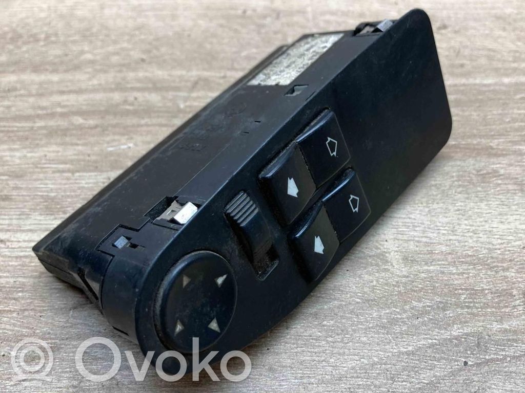 Electric window control switch   8368967