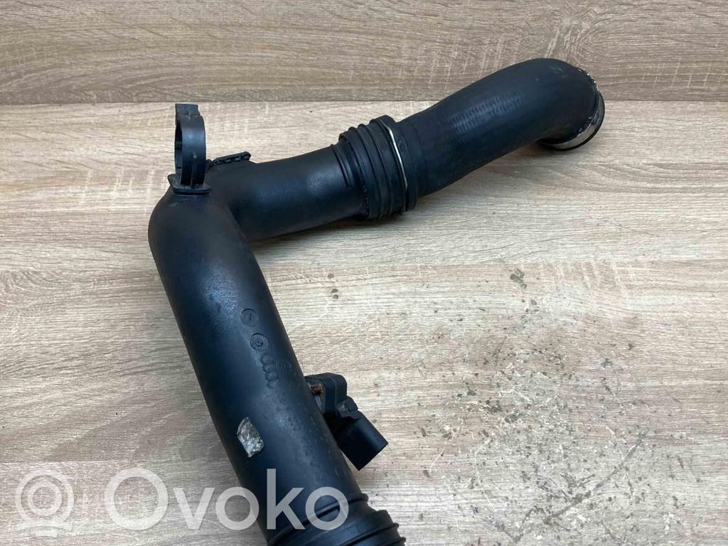 Volkswagen PASSAT B6 Wąż / Rura intercoolera 