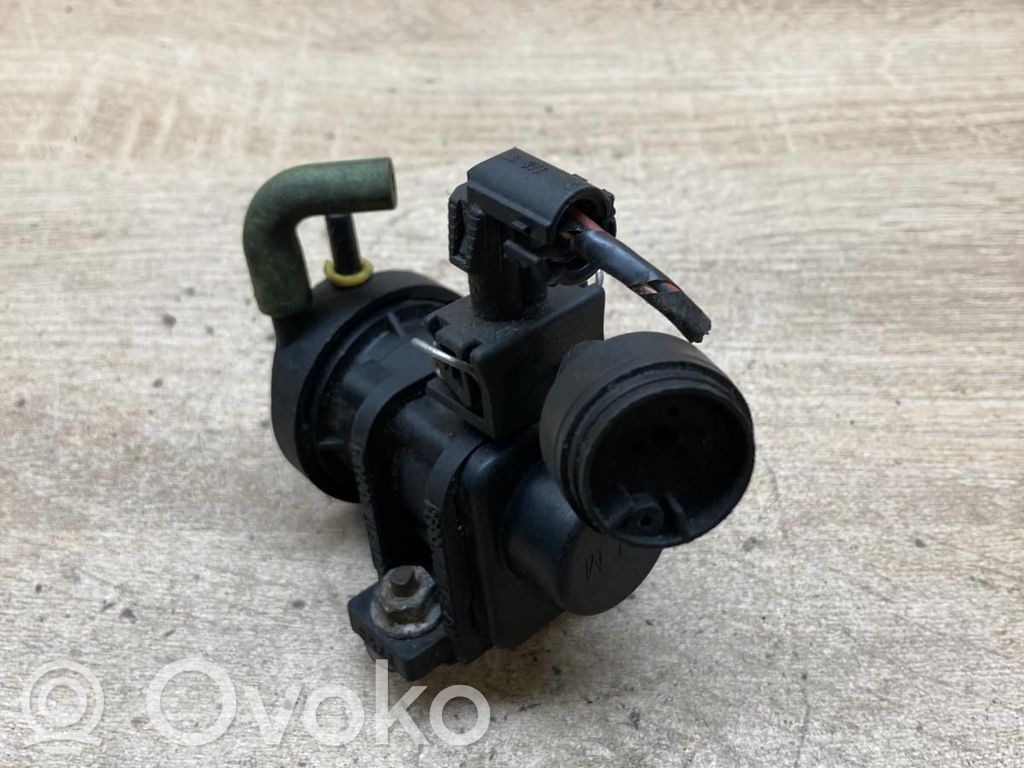 Opel Zafira A Supapă vacuum 