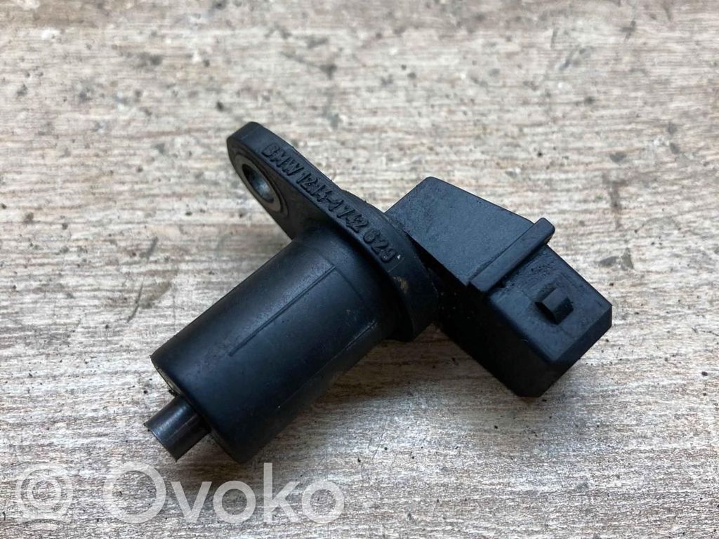 BMW 5 E39 Camshaft position sensor 