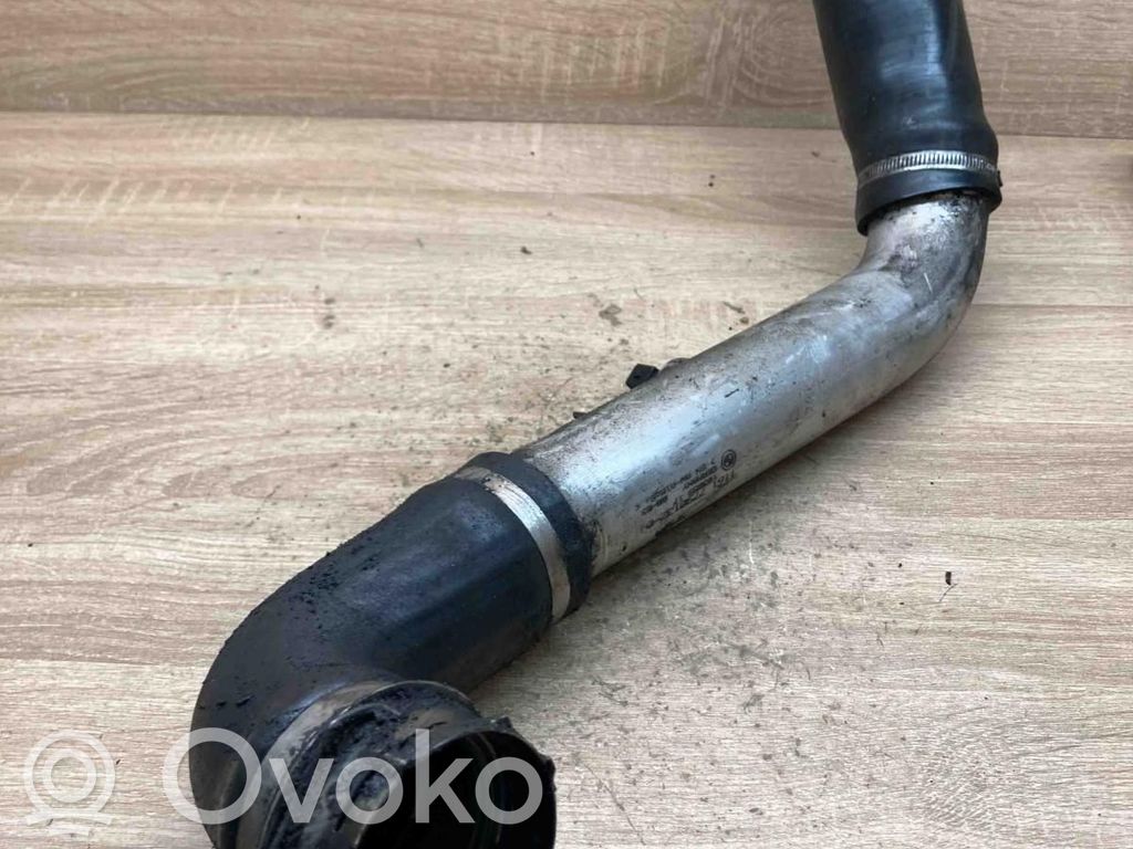 BMW 7 E65 E66 Välijäähdyttimen letku 