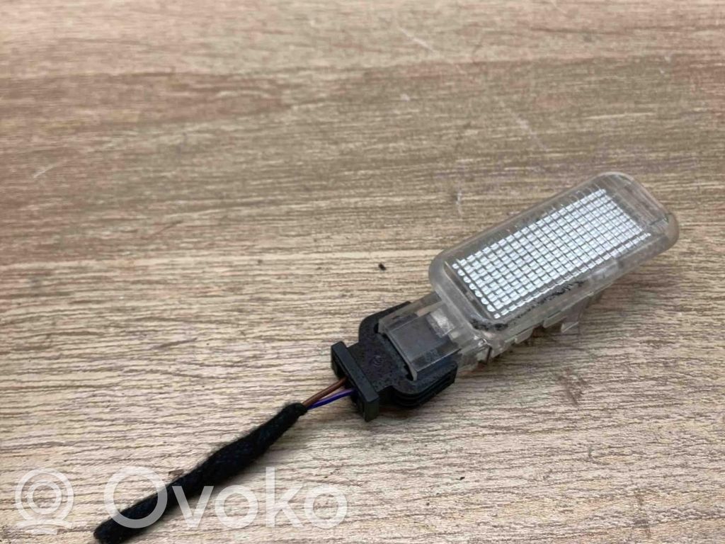Volkswagen PASSAT B5 Otras luces interiores 