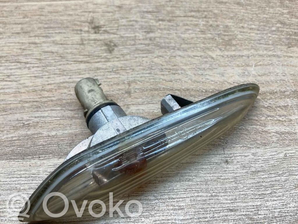 BMW 3 E46 Indicatore di direzione del parafango anteriore 
