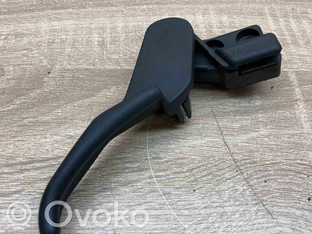 Volkswagen PASSAT B5 Maniglia di rilascio del vano motore (cofano) 