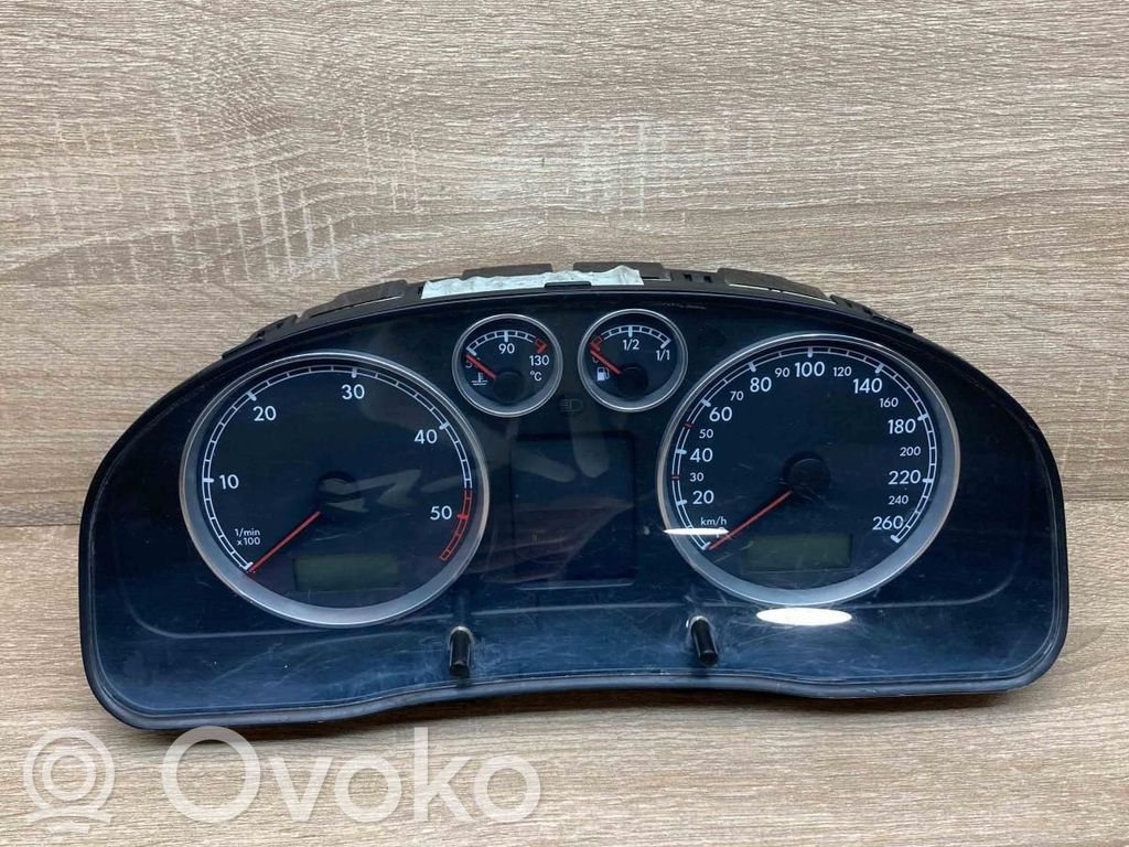 Volkswagen PASSAT B5 Tachimetro (quadro strumenti) 