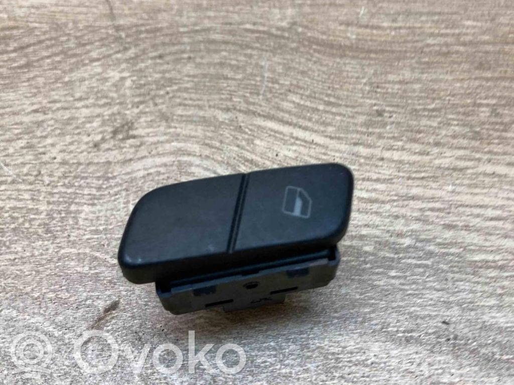 Volkswagen Polo IV 9N3 Comutator comandă geamuri electrice 