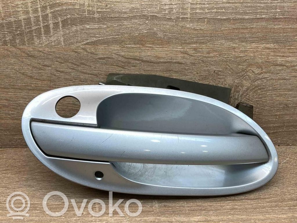 BMW 7 E65 E66 Rankena atidarymo išorinė 