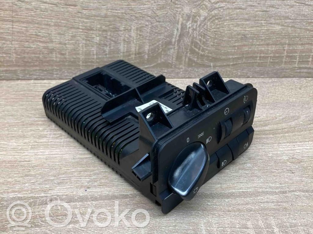 Light switch   6907947,03551