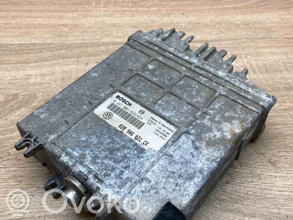 Volkswagen PASSAT B4 Engine control unit/module ECU 