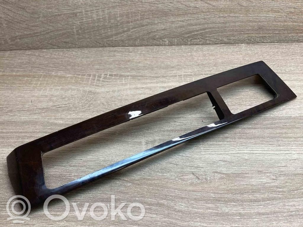 Panelės apdailos skydas (centrinis)   7025315,WOODTRIM