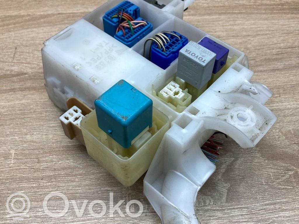 Toyota Corolla E120 E130 Fuse module 