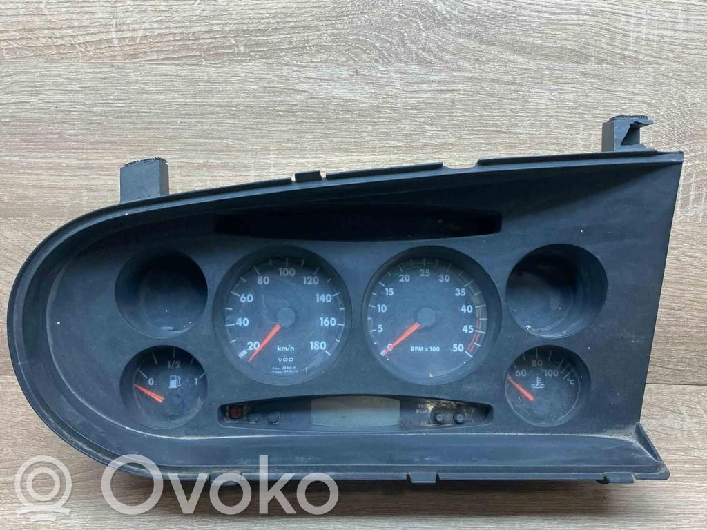 Iveco Daily 30.8 - 9 Licznik / Prędkościomierz 