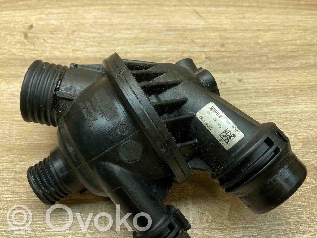 BMW 3 E90 E91 Termostaatin kotelo 
