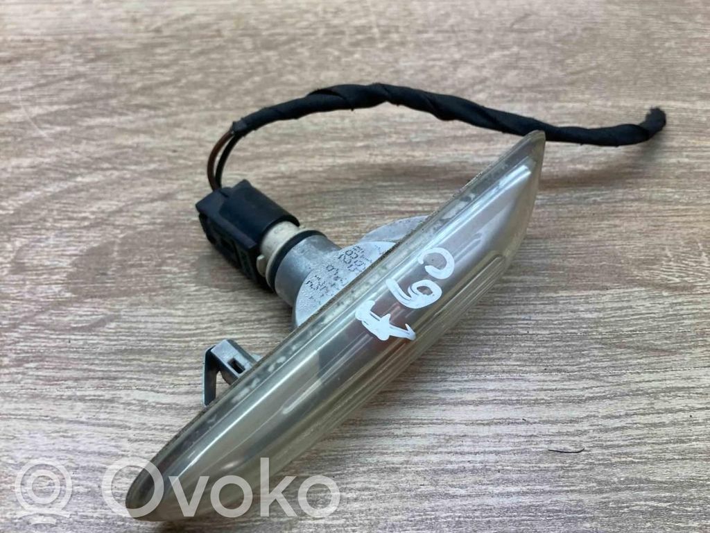 BMW 5 E60 E61 Semnalizator bară față 