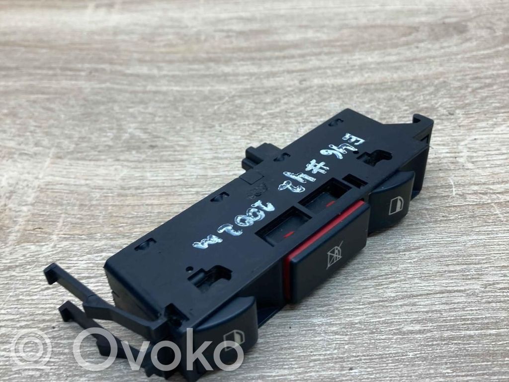 Electric window control switch   8381518,03120010,USED