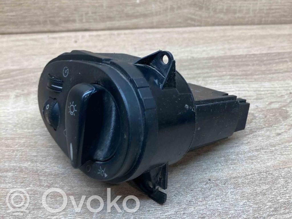 Ford Focus Light switch 