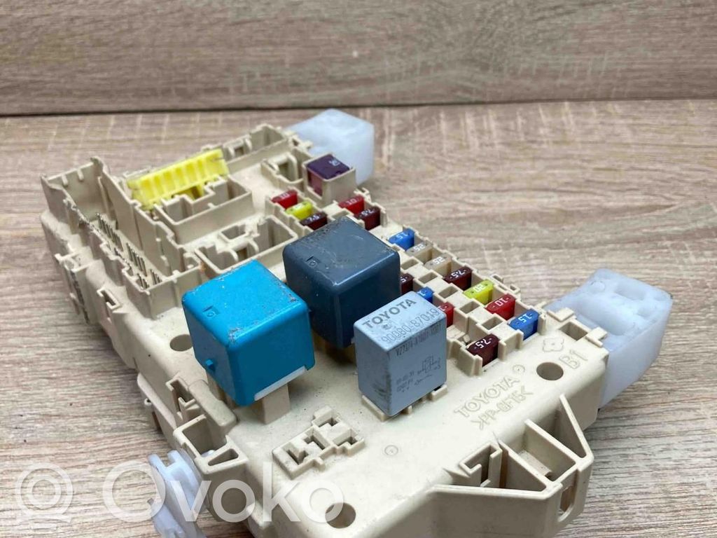 Toyota Corolla Verso AR10 Modulo fusibile 