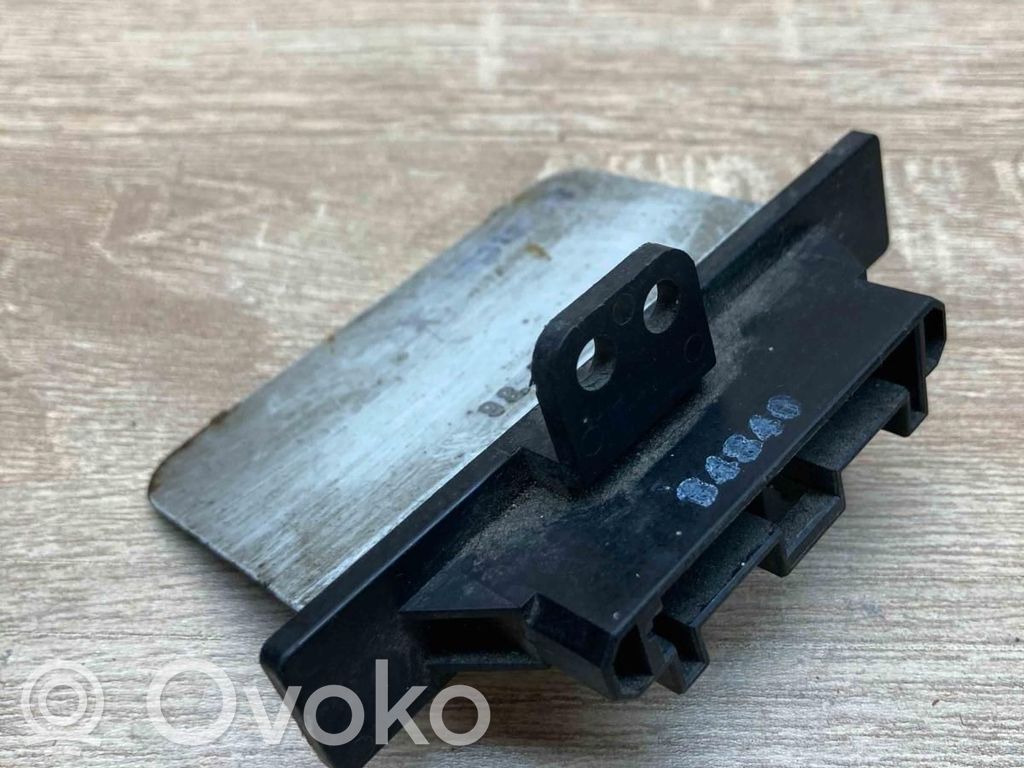 Nissan Primera Amplificator sunet 