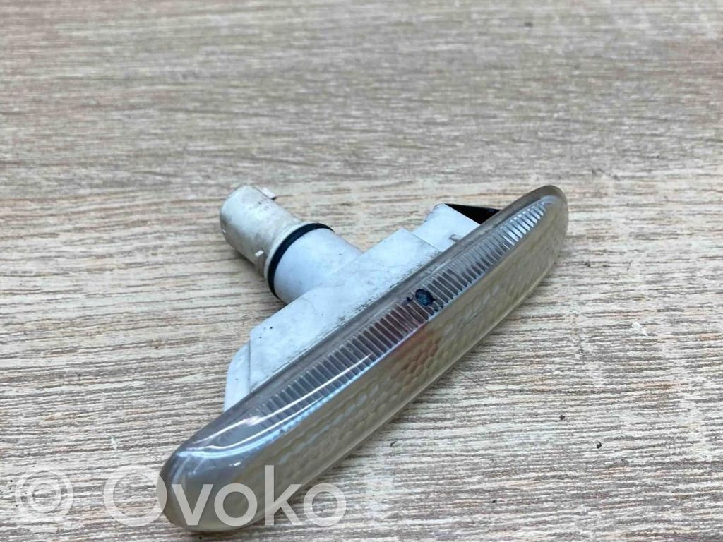 BMW 3 E46 Indicatore di direzione del parafango anteriore 