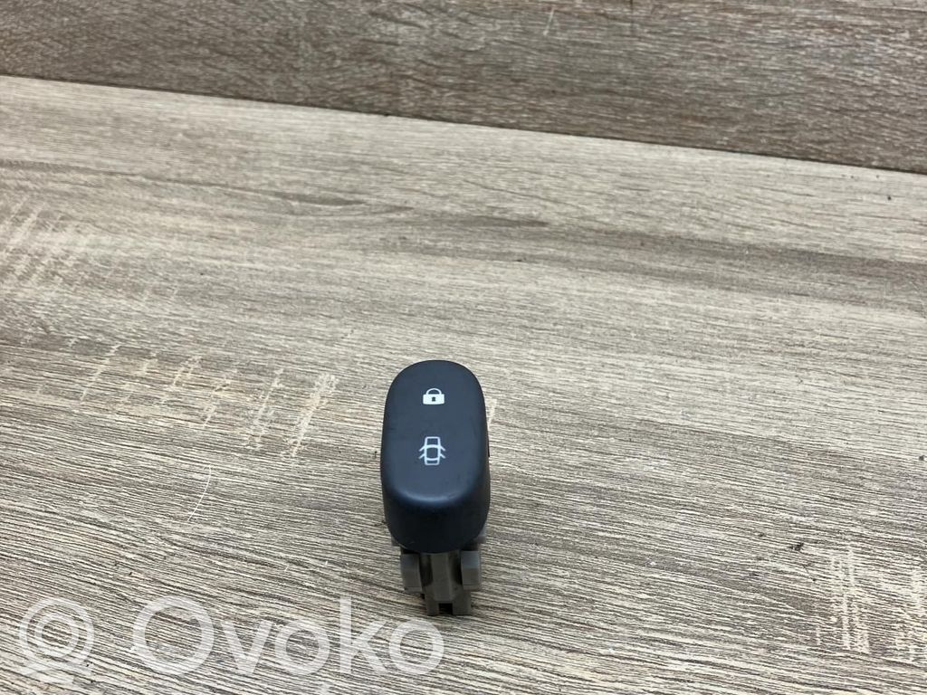 Renault Clio II Central locking switch button 