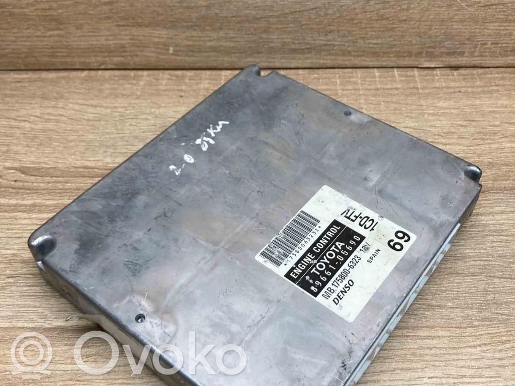 Toyota Avensis T250 Unitate control motor/modul ECU 