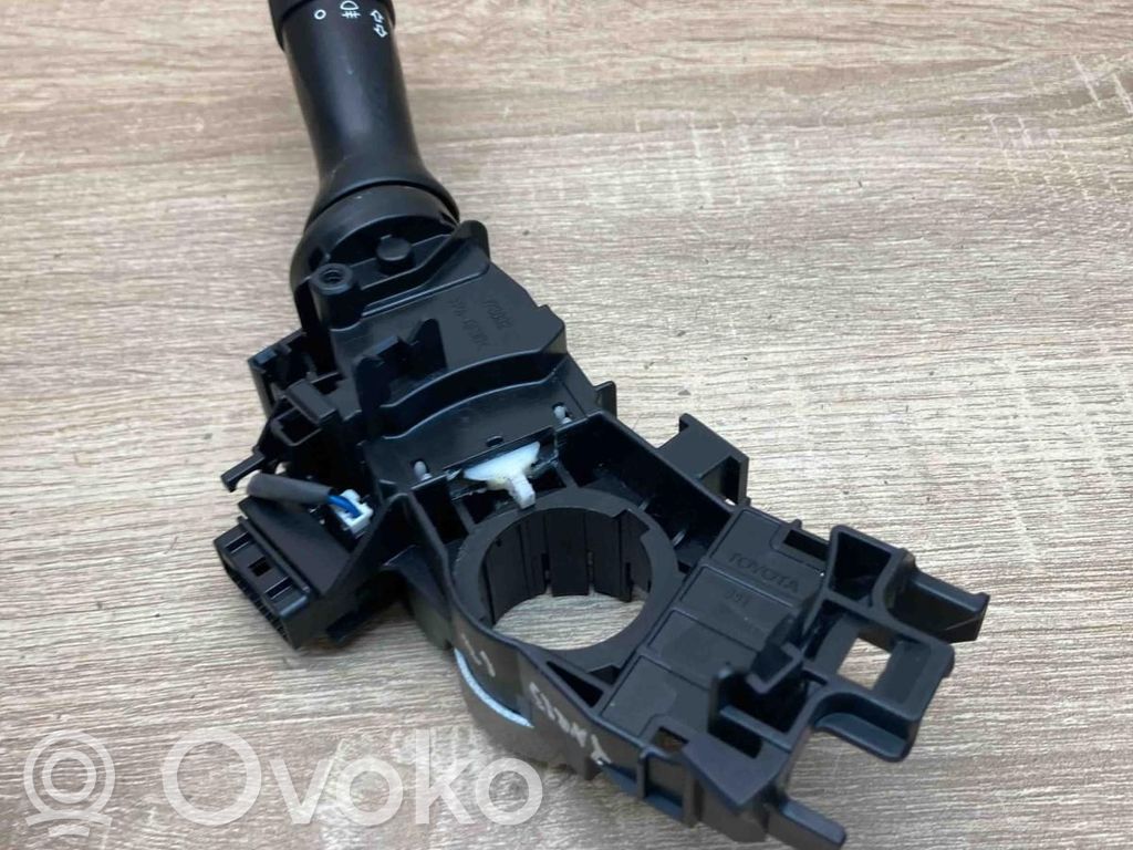 Toyota Yaris Pyyhkijän vipu 