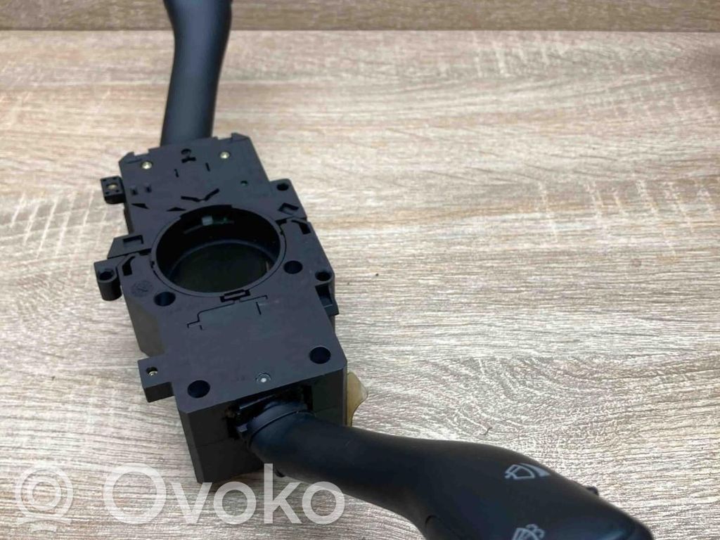 Volkswagen PASSAT B5 Leva/interruttore dell’indicatore di direzione e tergicristallo 
