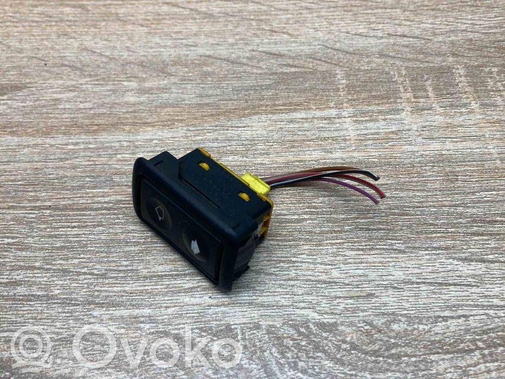 Electric window control switch   8368941,WITHPLUG