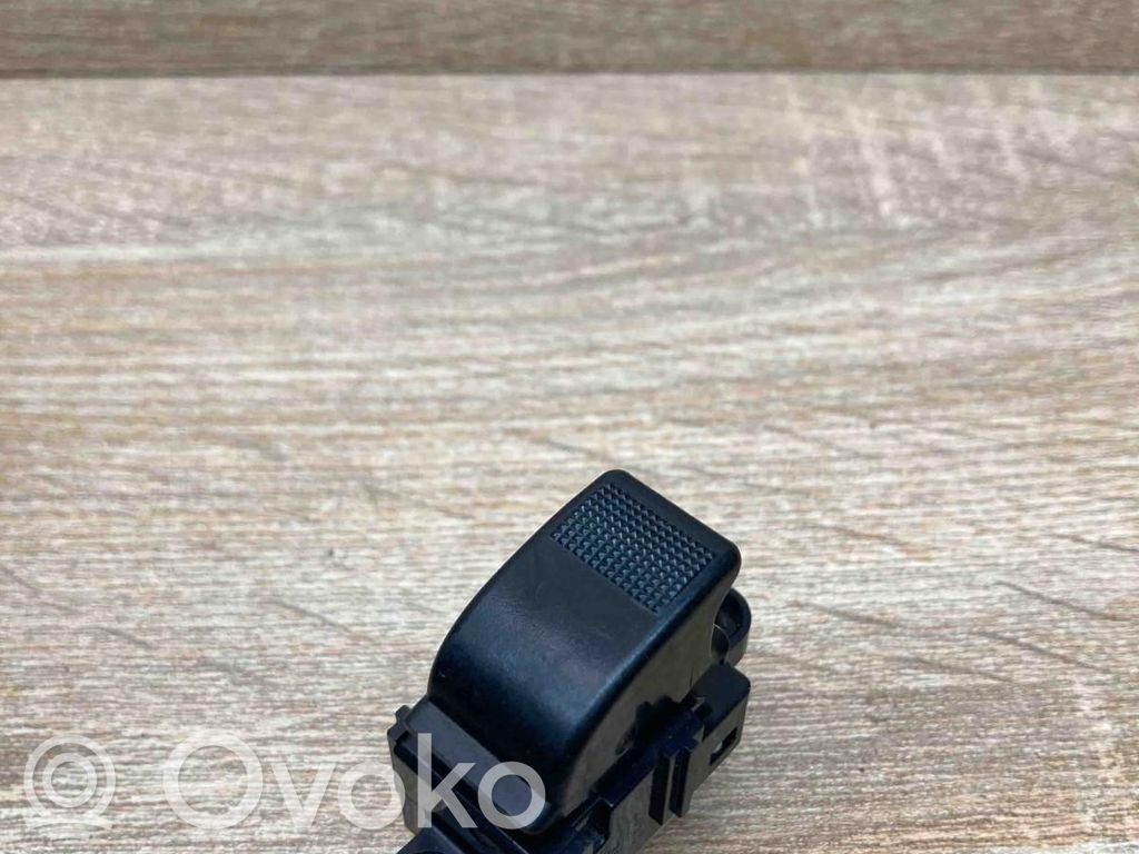 Electric window control switch   3583F30