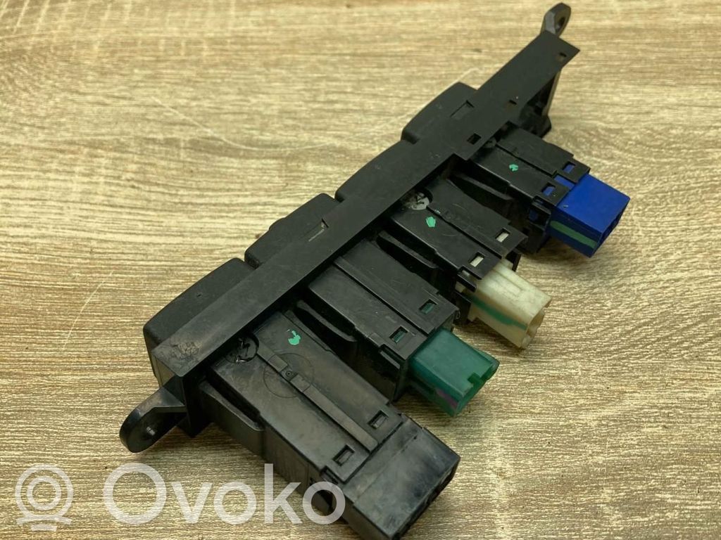 Windscreen/window heater switch   KB4266460,KB42666F0