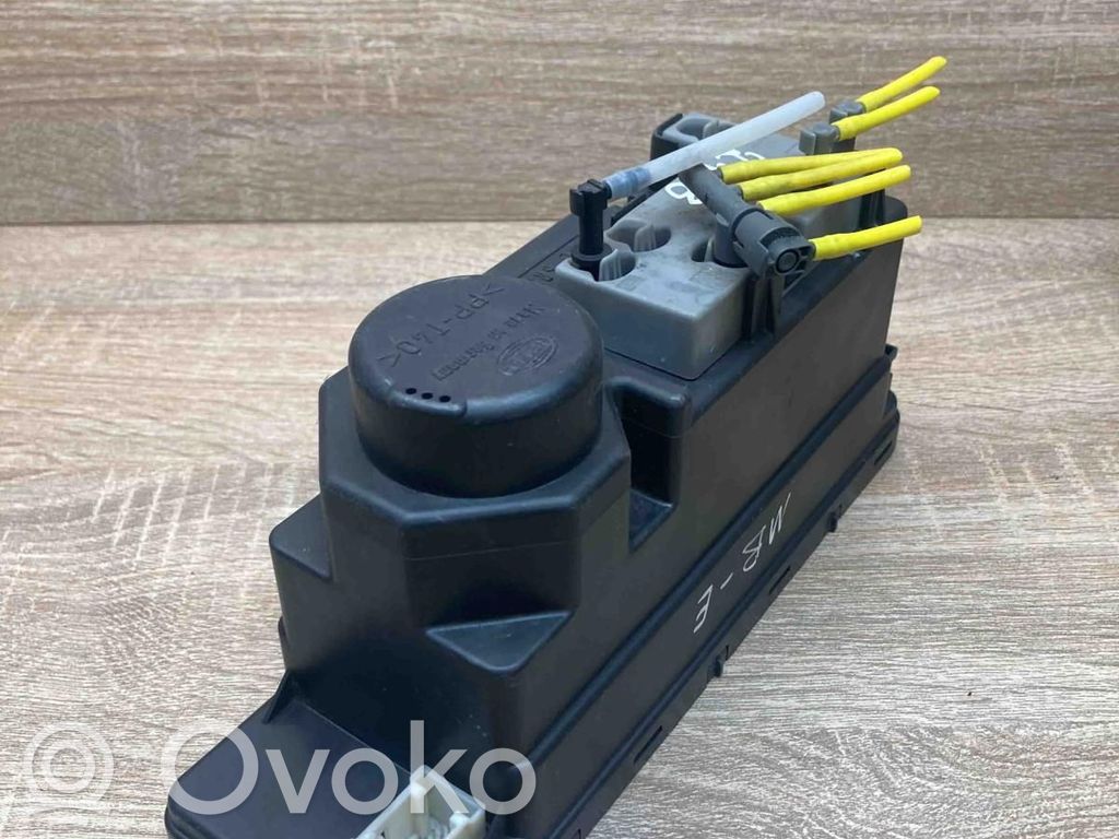 Mercedes-Benz E W210 Pompă vacuum închidere centralizată 