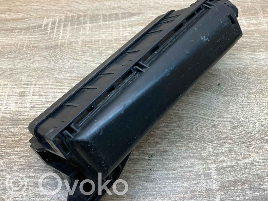 Toyota Prius (XW20) Skrzynka bezpieczników / Komplet 