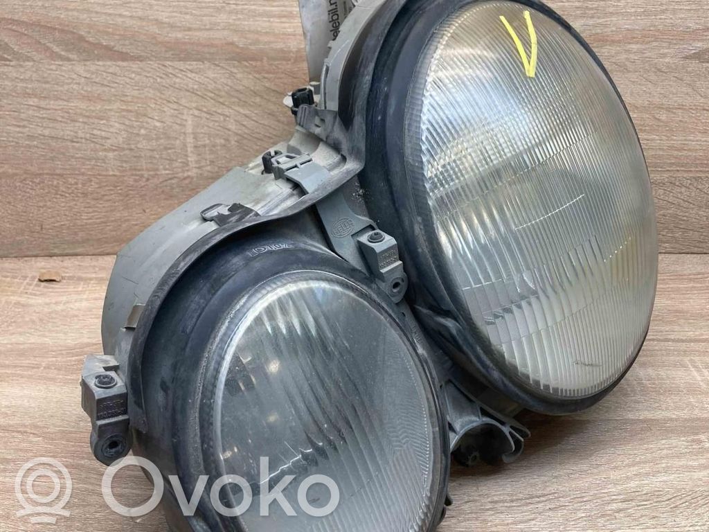 Mercedes-Benz E W210 Lampa przednia 