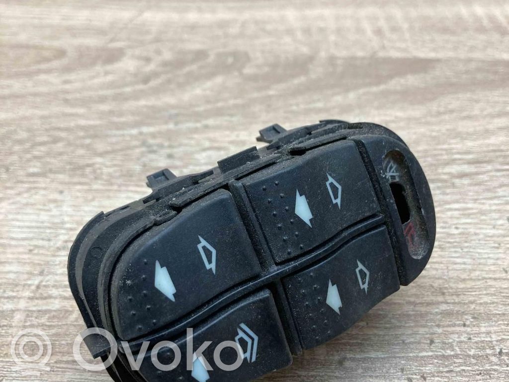 Ford Focus Interruptor del elevalunas eléctrico 