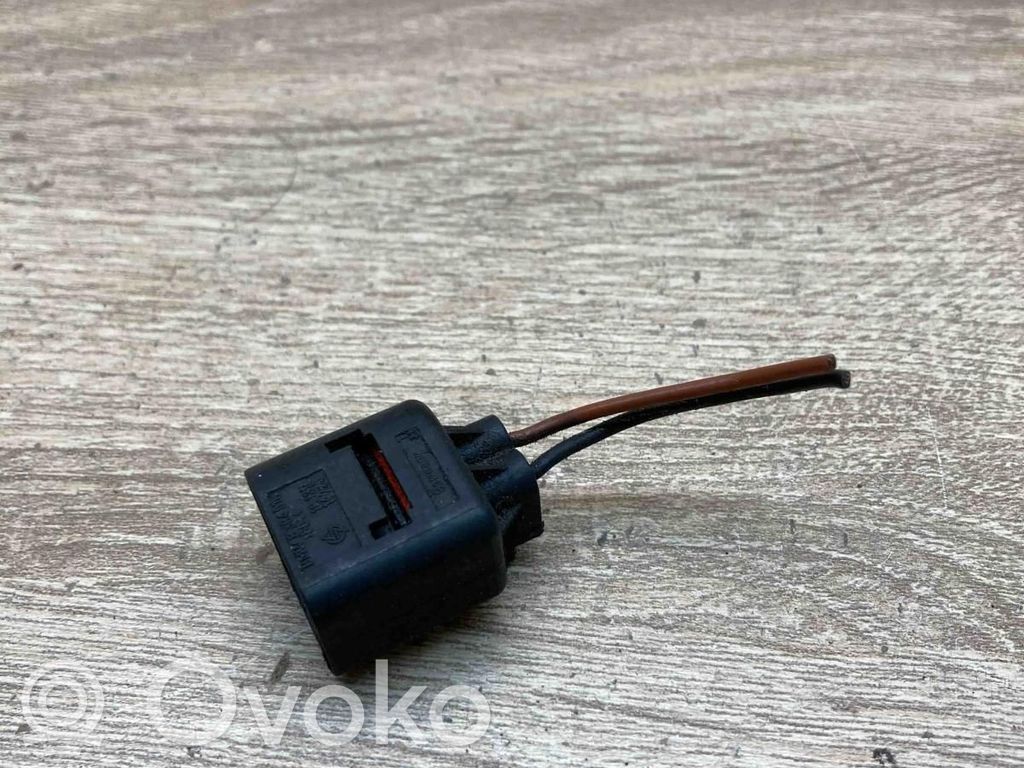 Plug wire   8364516,1813914725
