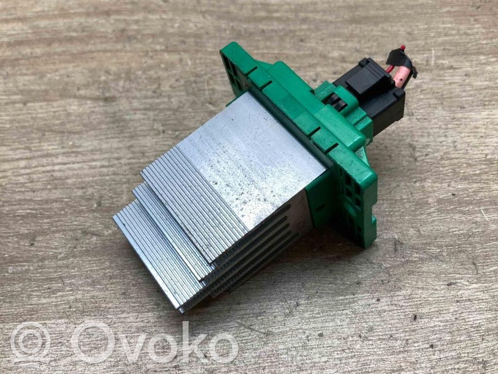 Toyota Verso Heater blower motor/fan resistor 